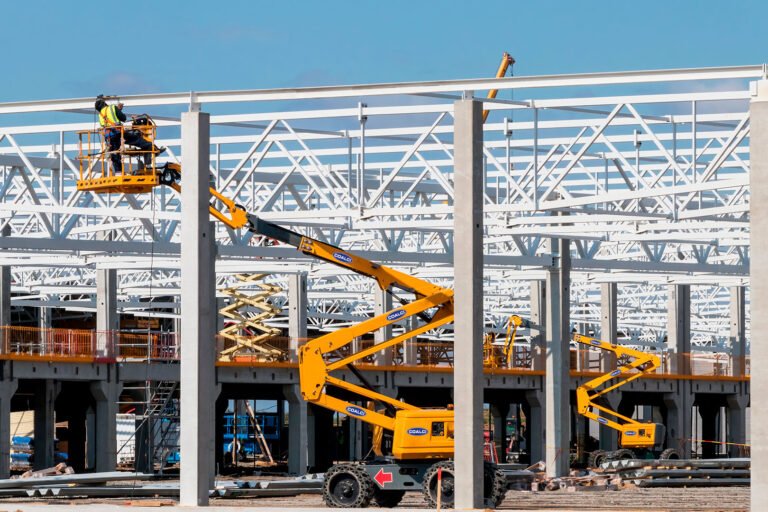 Alquiler de Plataformas Elevadoras y Maquinaria