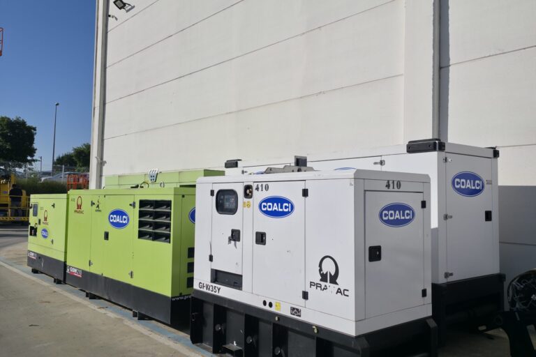 Generadores y torres de luz