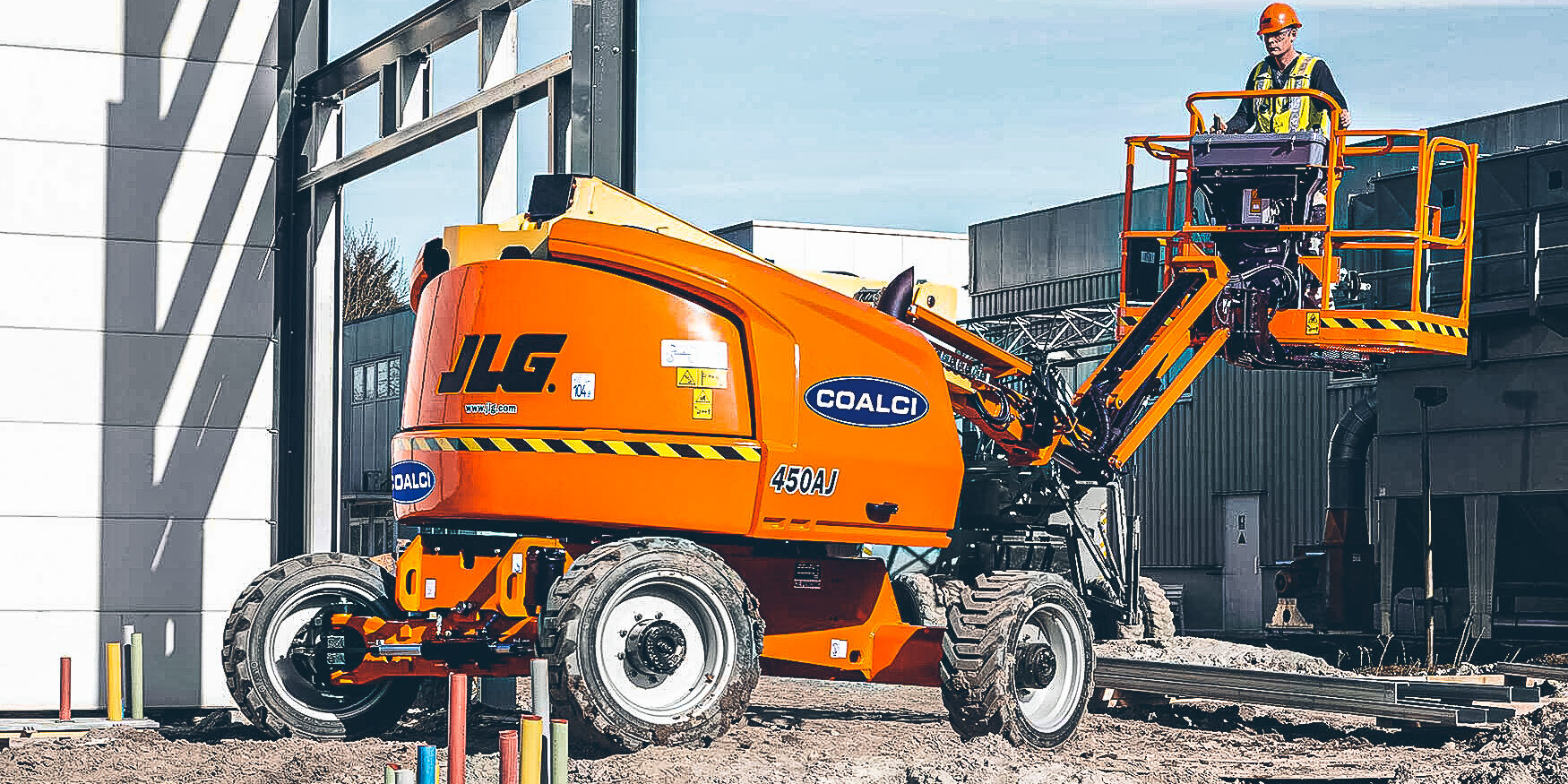 Plataforma articulada JLG 450AJ: la opción ideal para trabajos en altura