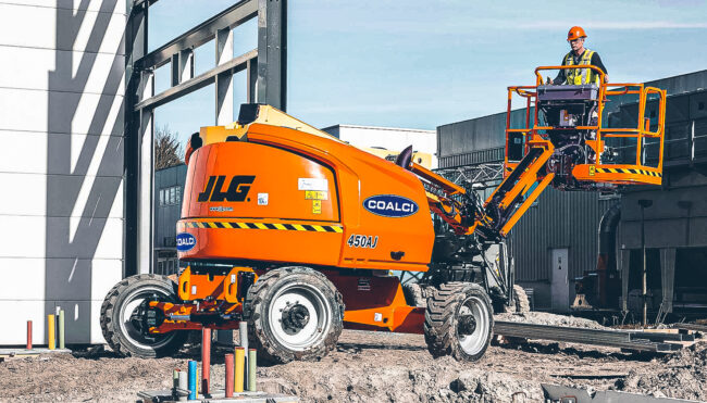 Plataforma articulada JLG 450AJ: la opción ideal para trabajos en altura