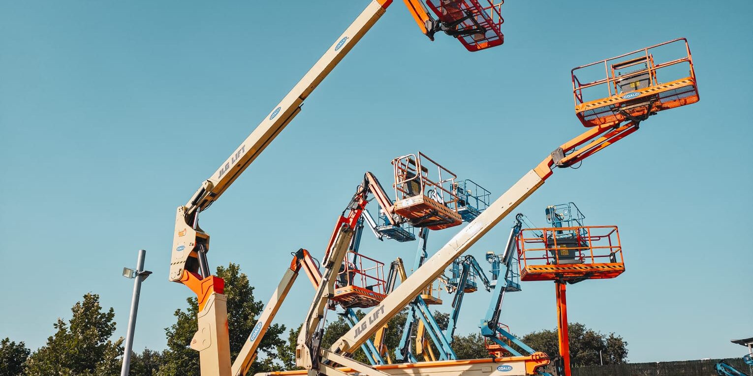 Alquiler de plataformas elevadoras brazos articulados electricos y diesel