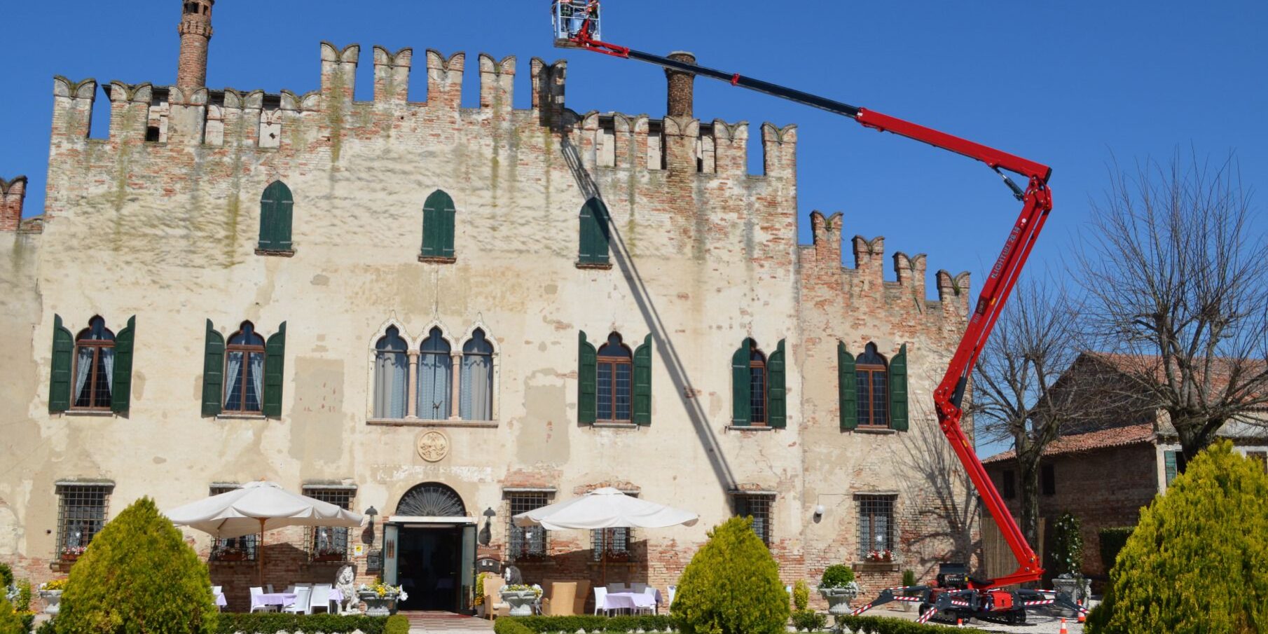 Alquiler de Mini Grua sobre Oruga Alquiler de Mini Grua sobre Oruga