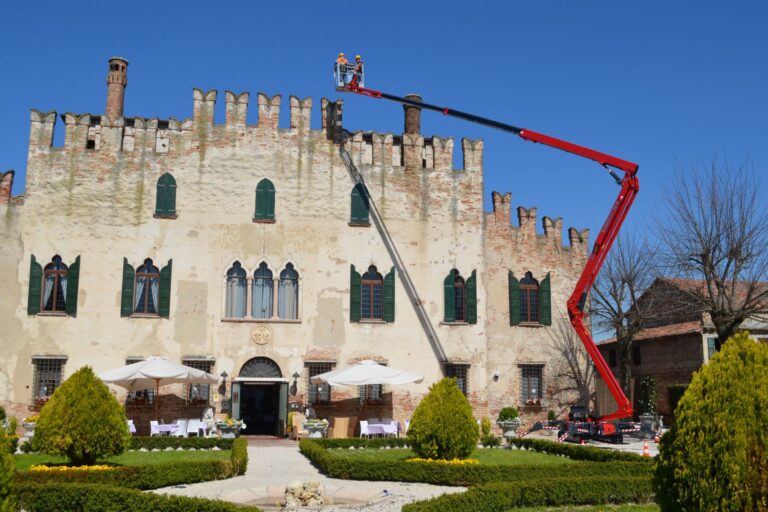 Alquiler de Mini Grua sobre Oruga