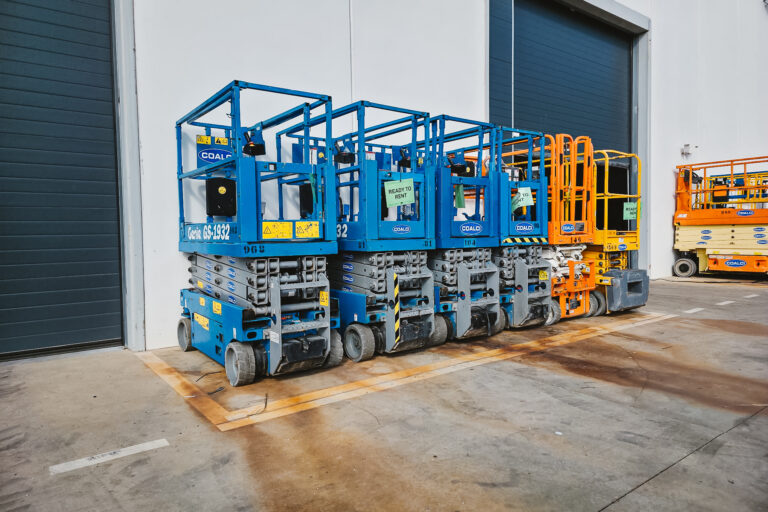 Alquiler vs compra de plataformas elevadoras cómo decidir