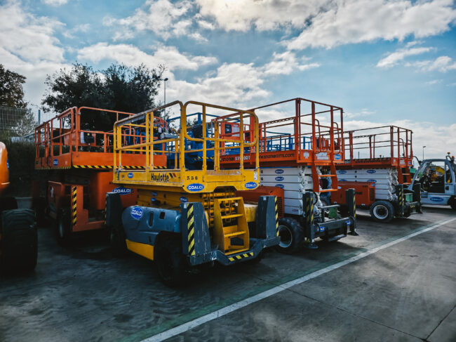 Como elegir la altura y capacidad en plataformas elevadoras